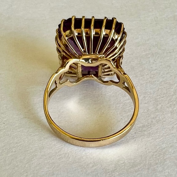 Solid Gold Created Alexandrite Ring - Picture 4 of 11